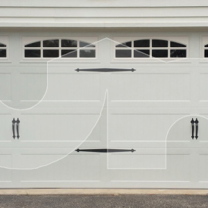 Lombard-Carriage-Style-Garage-Door-with-Cascade-Glass